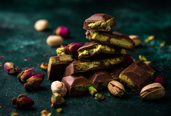 Dubai chocolate with kadayif creamy pistachio filling, luxury gourmet dessert